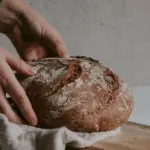 Må man spise brød når man er på kur? 7 tips til at holde fast i brødet og stadig spise sundt